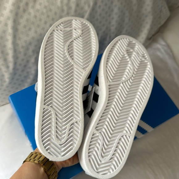 NEW Kids Youth Superstar Velcro Sneakers Shoes - Picture 15 of 16